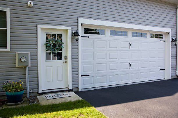 24/7 Emergency Garage Door Panel Replacement experts in Murphys Estates, SC